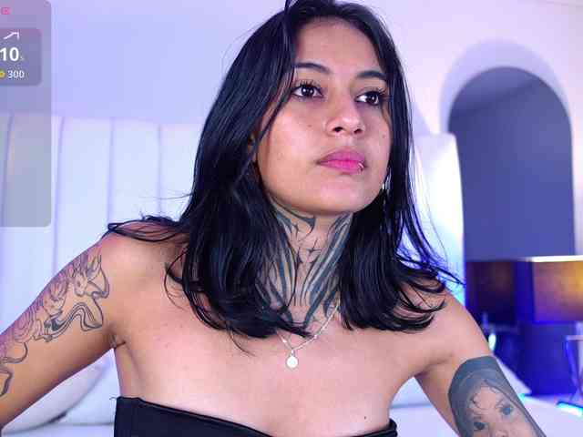 NicolleSweett04 webcam