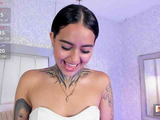 NicolleSweett04 webcam