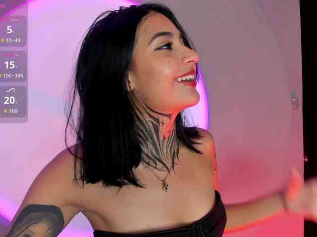 NicolleSweett04 webcam
