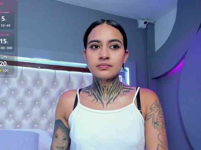 NicolleSweett04 webcam