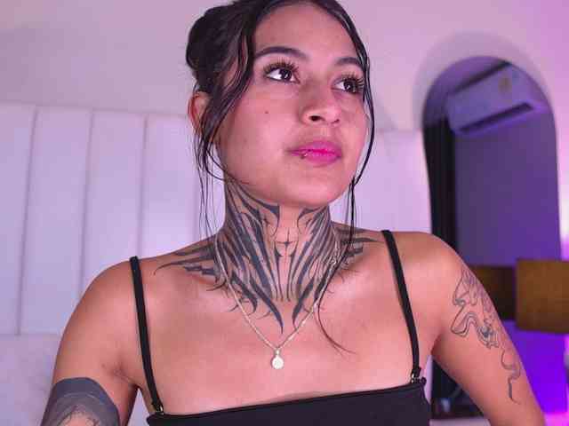 NicolleSweett04