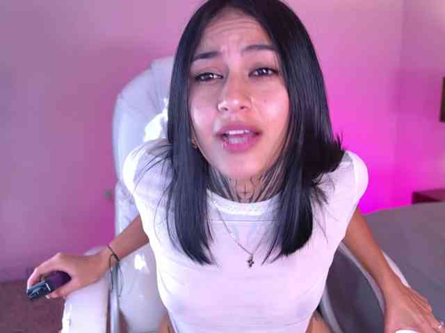 NicolleSweett04 webcam