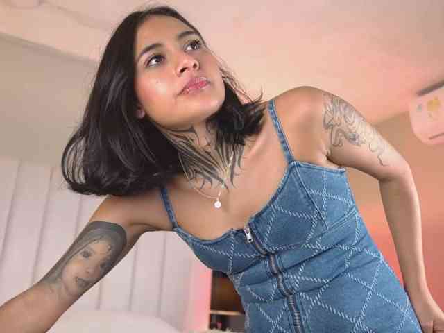 NicolleSweett04