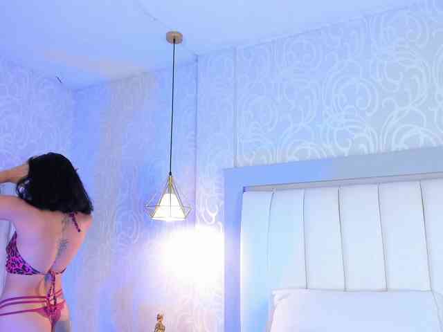 NicolleSweett04 webcam