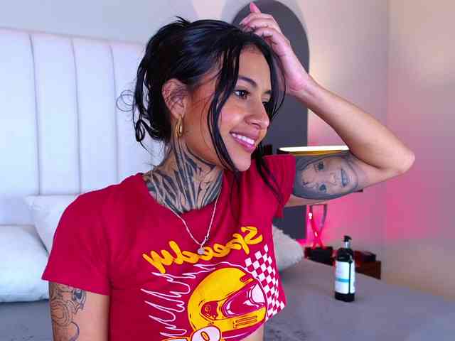 NicolleSweett04