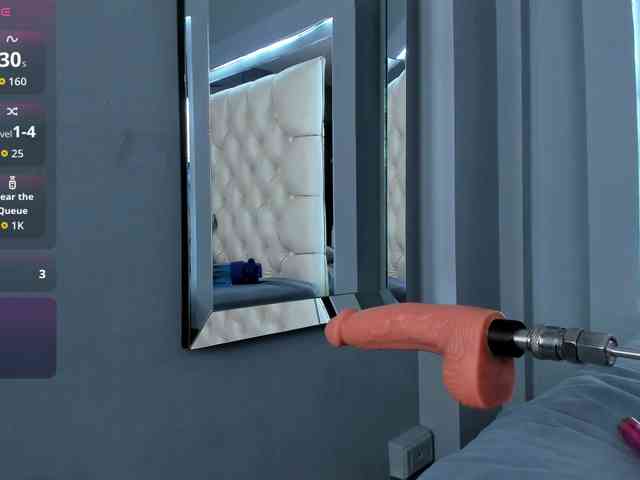 NicolleSweett04 webcam