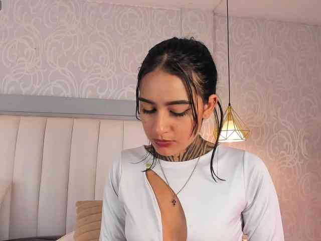 NicolleSweett04