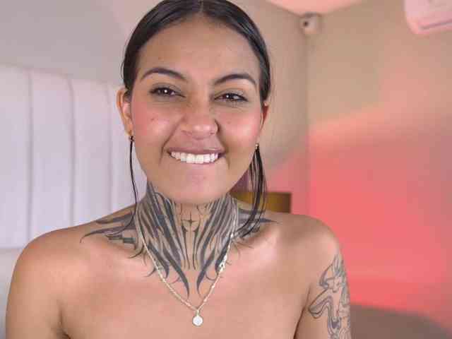 NicolleSweett04