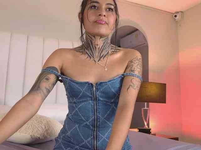 NicolleSweett04