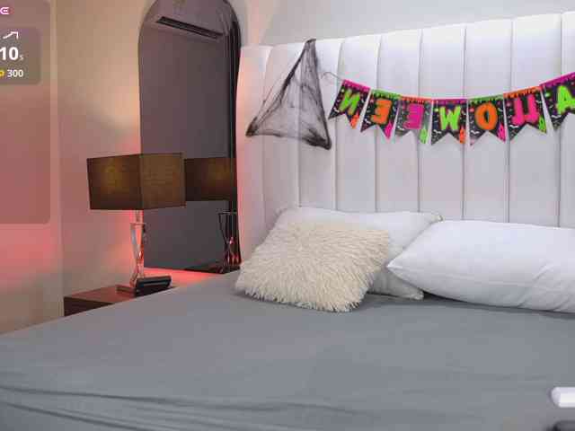 NicolleSweett04