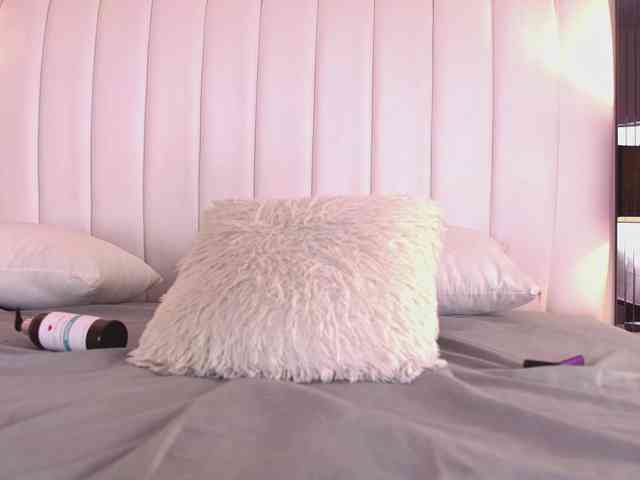 NicolleSweett04 NicolleSweett04
