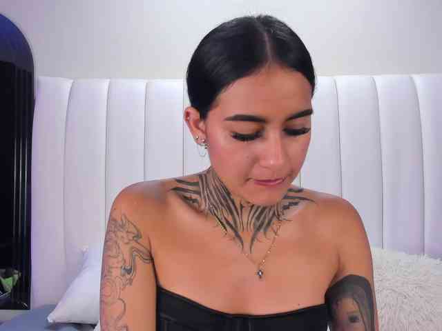 NicolleSweett04 NicolleSweett04