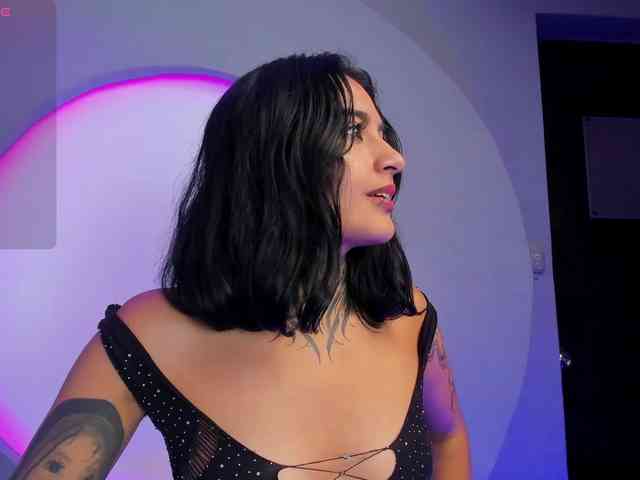 NicolleSweett04 webcam