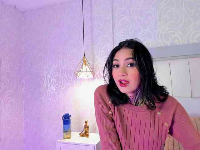 NicolleSweett04 webcam