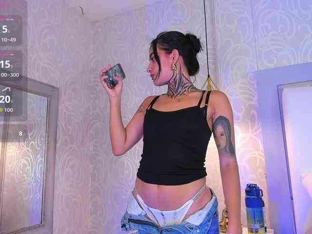 NicolleSweett04 webcam