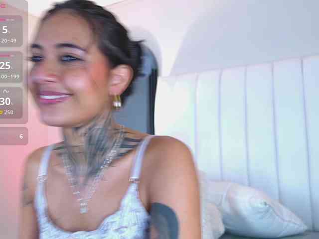 NicolleSweett04 webcam