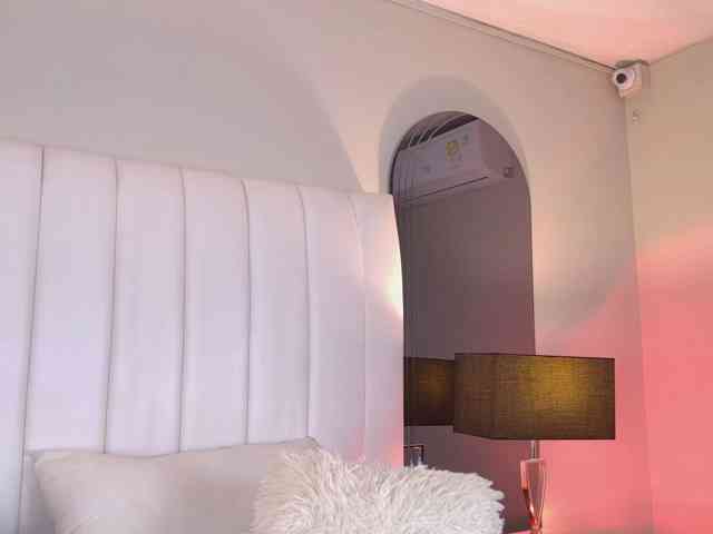 NicolleSweett04