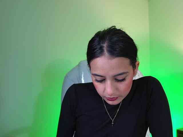 NicolleSweett04 webcam