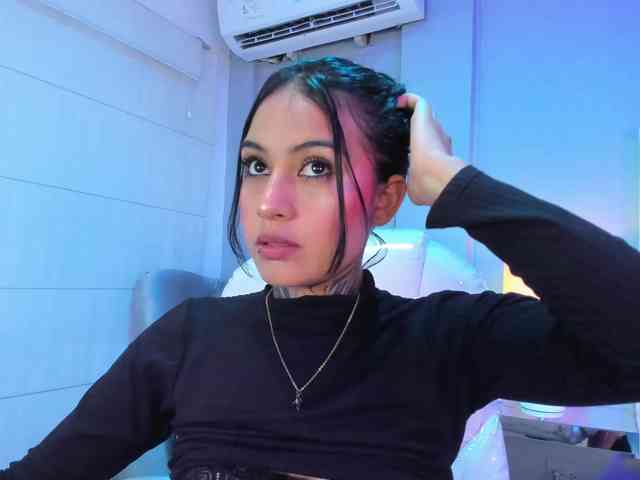 NicolleSweett04 webcam