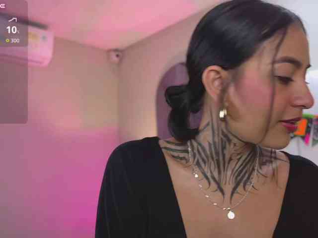 NicolleSweett04