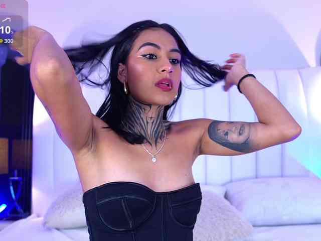 NicolleSweett04 webcam