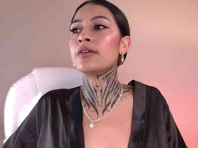 NicolleSweett04 webcam