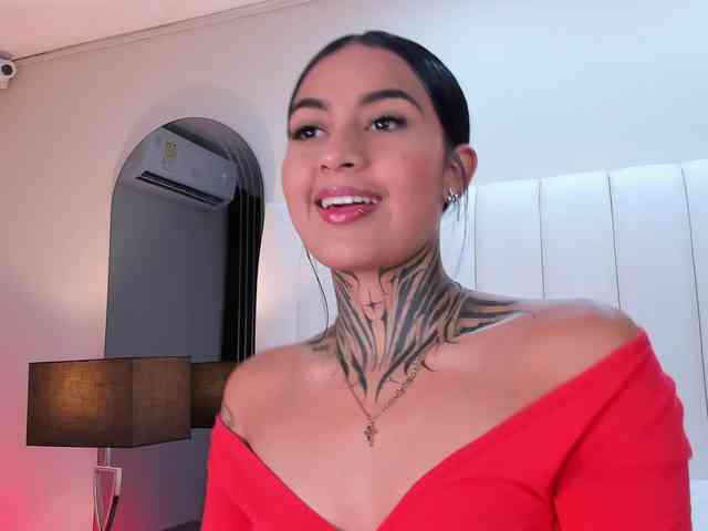 NicolleSweett04 webcam