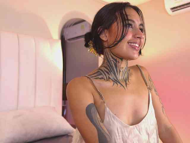 Model: NicolleSweett04
