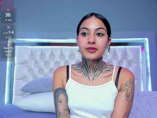 NicolleSweett04 webcam
