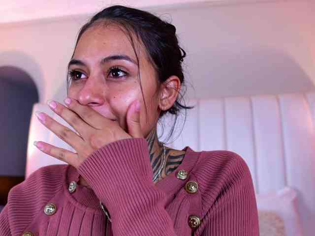 NicolleSweett04 webcam