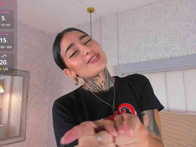 NicolleSweett04 webcam