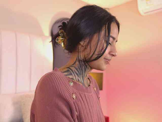 NicolleSweett04 webcam