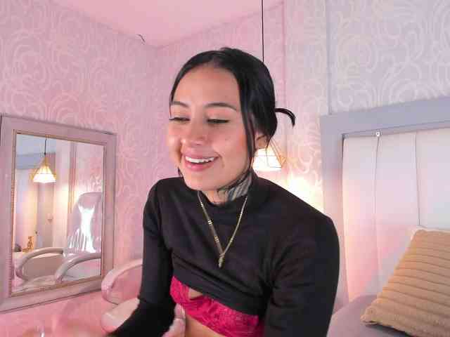 NicolleSweett04 webcam