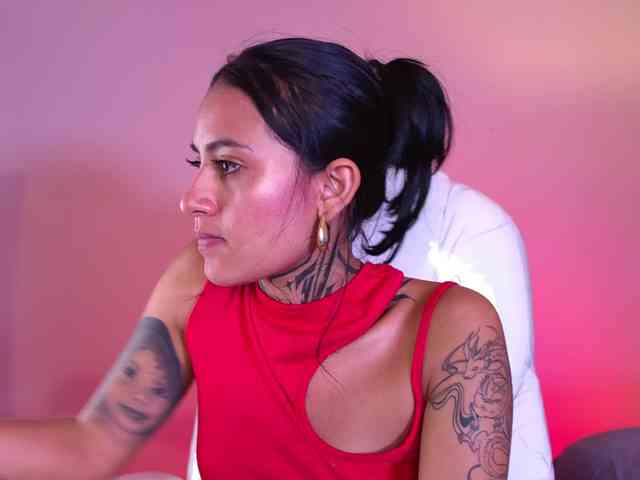 NicolleSweett04 webcam