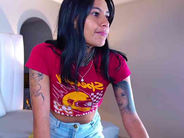 NicolleSweett04 webcam