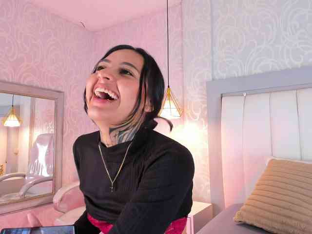 NicolleSweett04 webcam