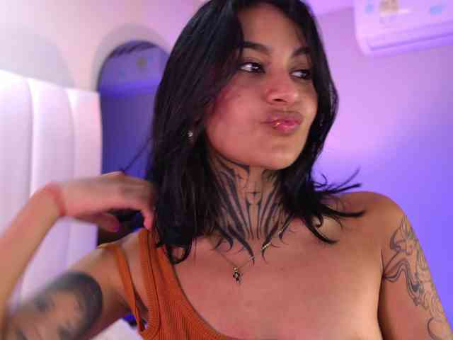 NicolleSweett04 webcam