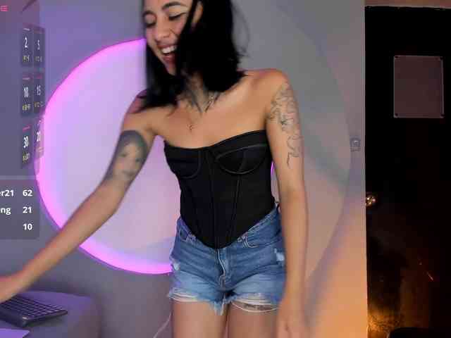 NicolleSweett04