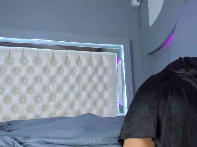 NicolleSweett04 webcam