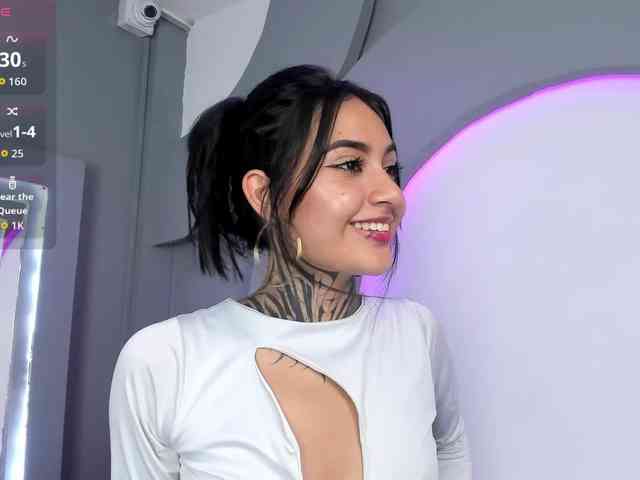 NicolleSweett04 NicolleSweett04