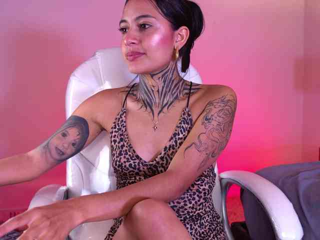 NicolleSweett04 webcam