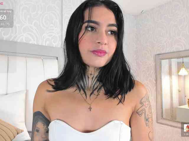 NicolleSweett04 webcam