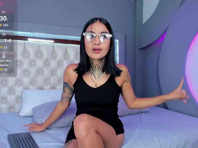 NicolleSweett04