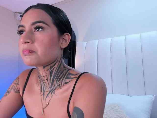 NicolleSweett04