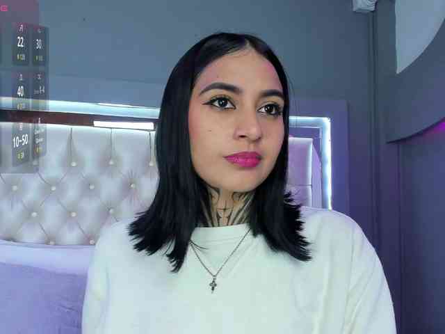 NicolleSweett04