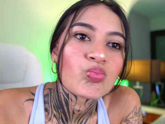 NicolleSweett04 NicolleSweett04