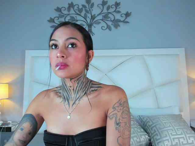 NicolleSweett04