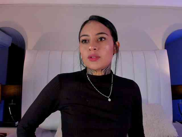 NicolleSweett04 webcam
