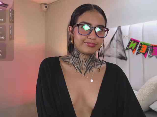 NicolleSweett04
