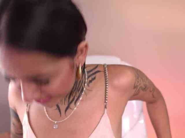 NicolleSweett04 webcam